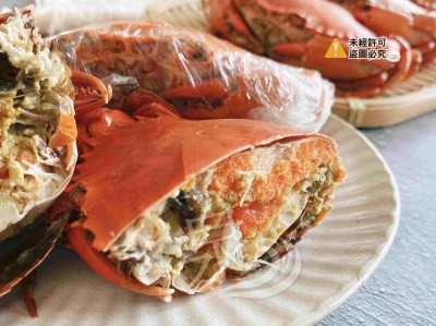 AEE11939-416D-49D2-9944-C40D04FEB1001